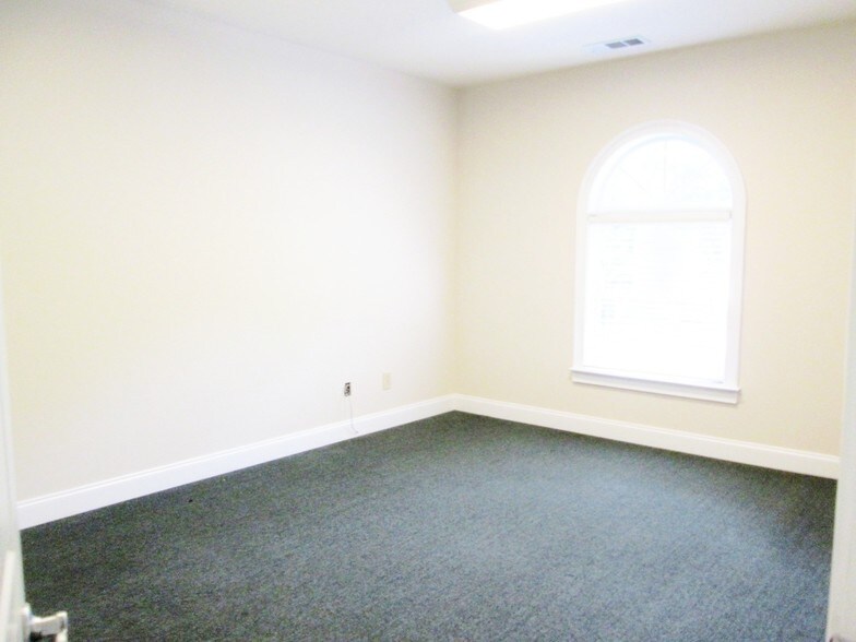 More Photos Of 4080 McGinnis Ferry Rd, Alpharetta Office For Lease