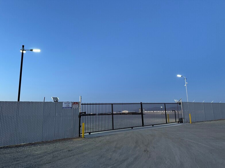 More Photos Of 12450 Hibiscus Rd, Adelanto Land For Lease