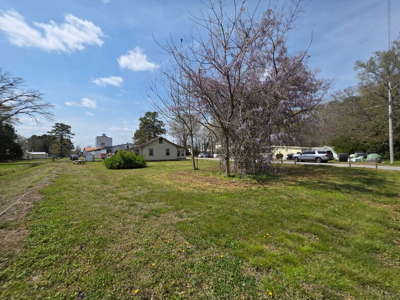 More Photos Of 1006 Badham Rd, Edenton Flex For Sale