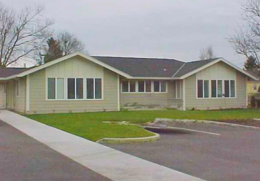 Primary Photo Of 9350 SE Taylor St, Portland Healthcare For Sale