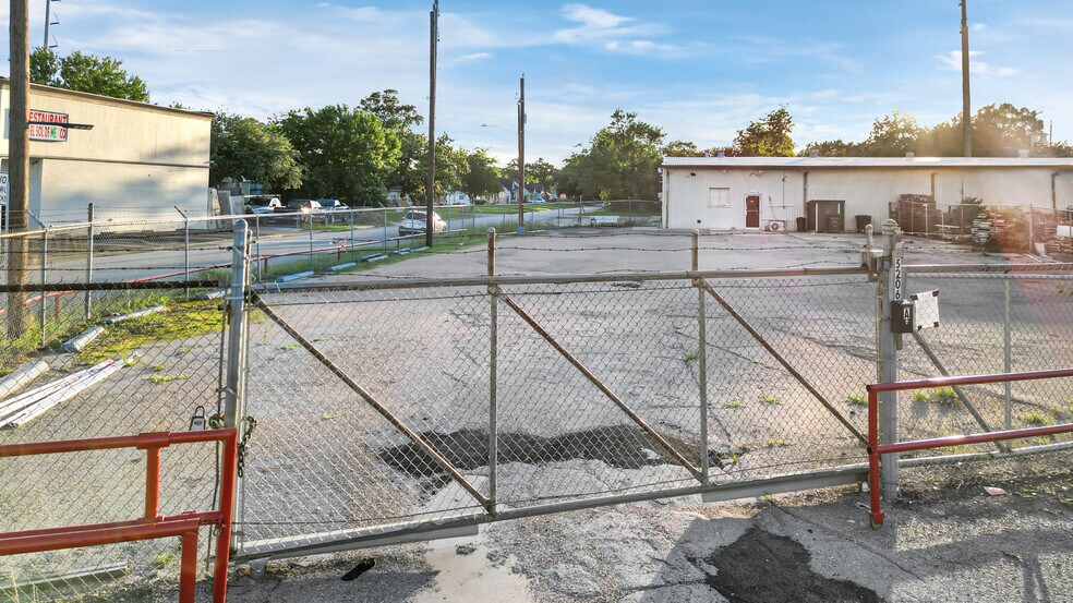 More Photos Of 5206 Telephone Rd, Houston Freestanding For Lease