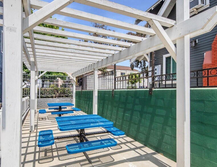 More Photos Of 2202-2208 Michigan Ave, Los Angeles Apartments For Sale