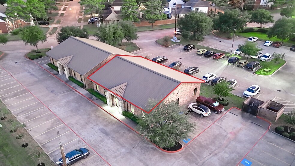 More Photos Of 15430 Ridge Park Dr, Houston Office For Sale