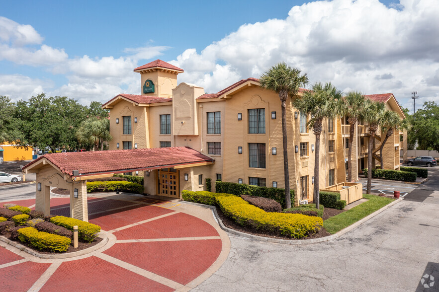 Primary Photo Of 7931 Daetwyler Dr, Orlando Hotel For Sale