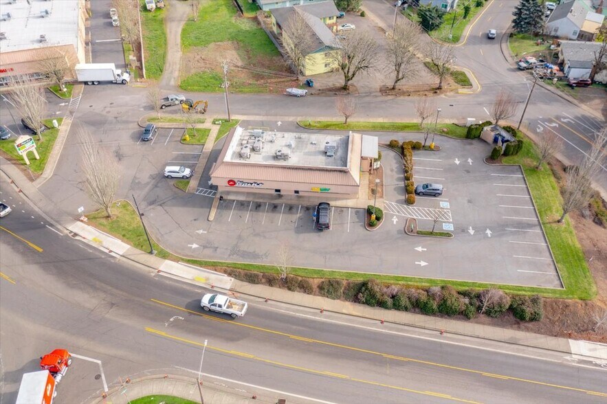 More Photos Of 242-244 Main St, Dallas Freestanding For Lease