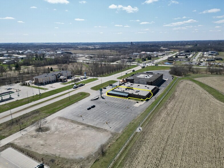 More Photos Of 2601 E 13th St, Ames Hotel For Lease