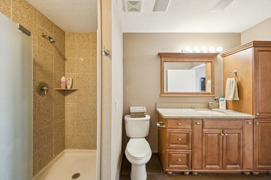 More Photos Of 930 Aviator Dr, Fort Worth Specialty For Sale