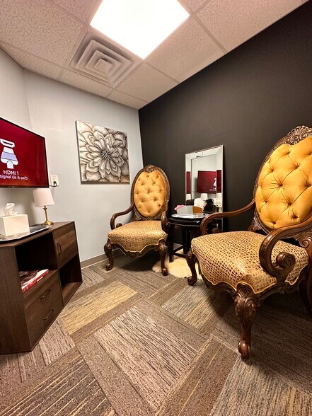 More Photos Of 1810 Erie Blvd E, Syracuse Office For Sale