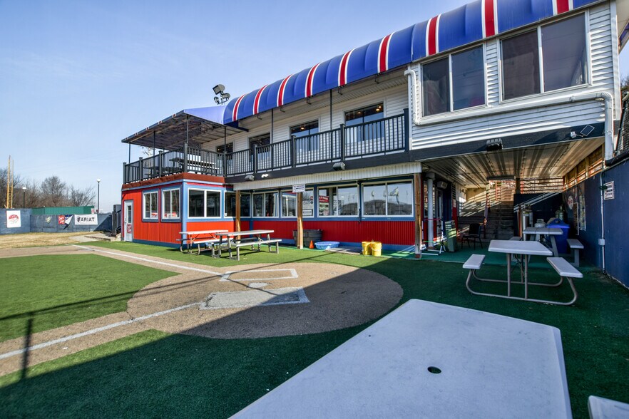 More Photos Of 10267 US Highway 14, Mazomanie Sports And Entertainment For Sale