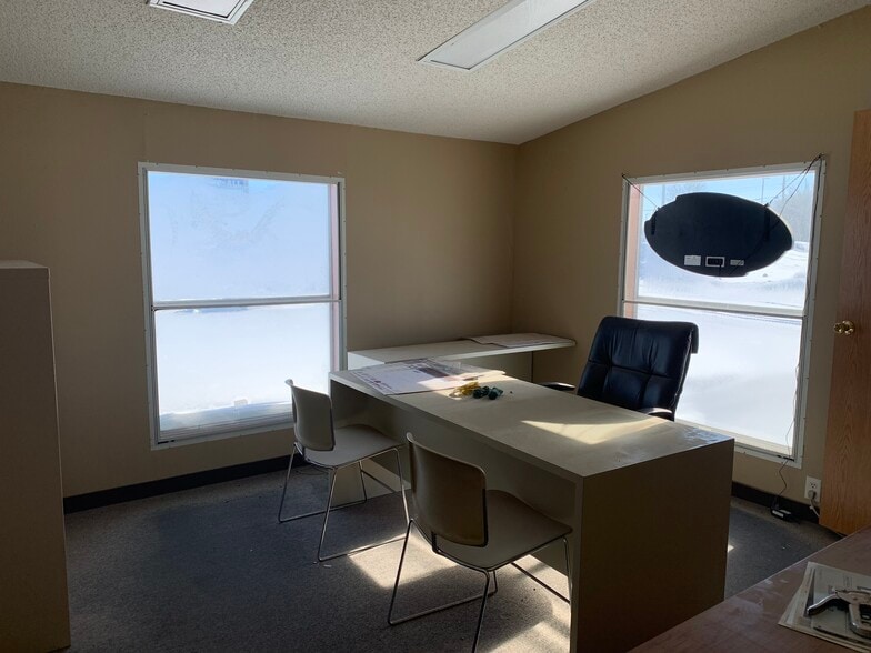 More Photos Of 4004 W 12th St, Sioux Falls Auto Dealership For Lease