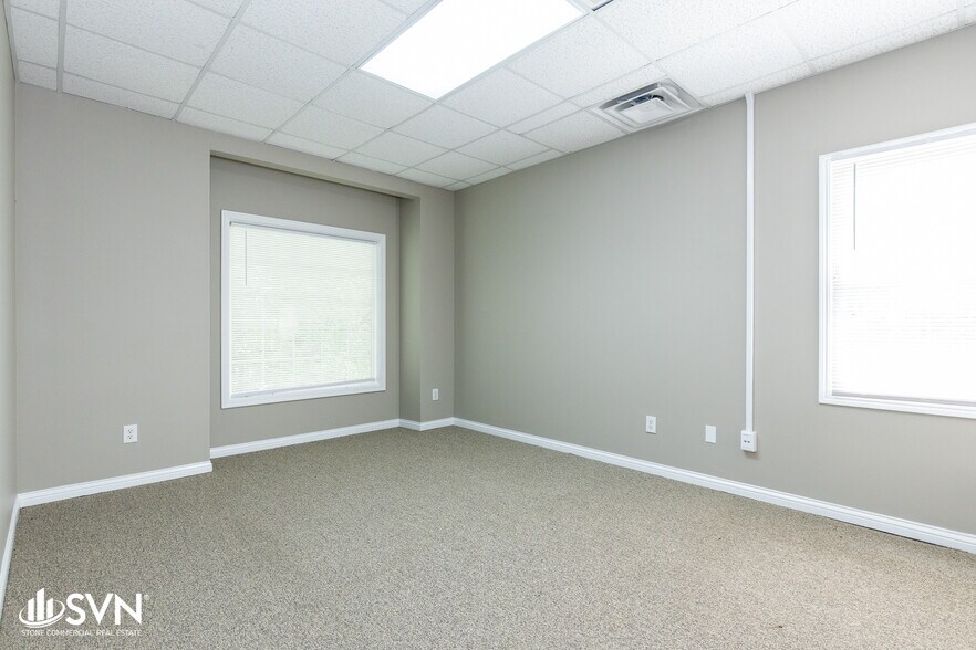 More Photos Of 513 Darby Creek Rd, Lexington Office For Sale
