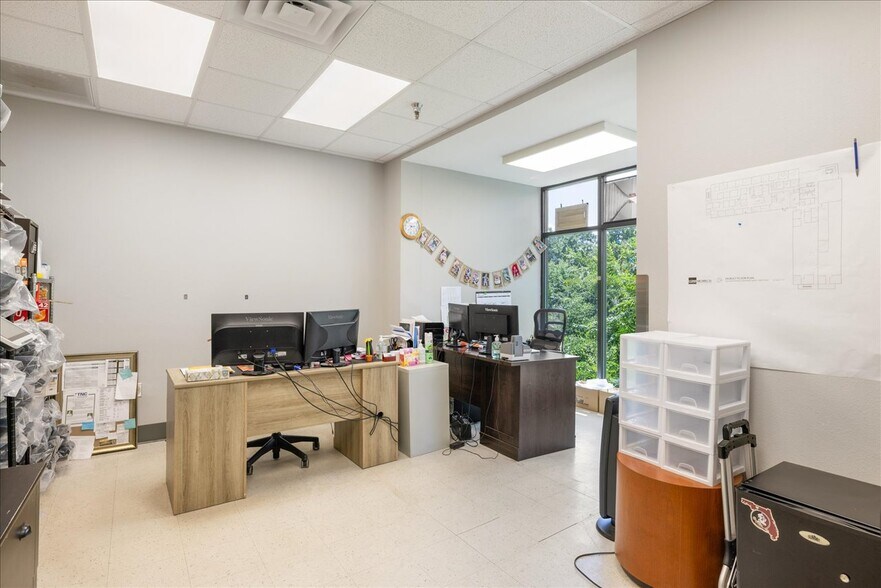 More Photos Of 2160 Capital Cir NE, Tallahassee Medical For Lease