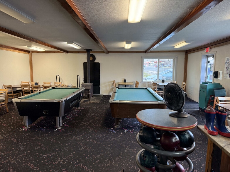 More Photos Of 215 S Church St, Salmon Sports And Entertainment For Sale