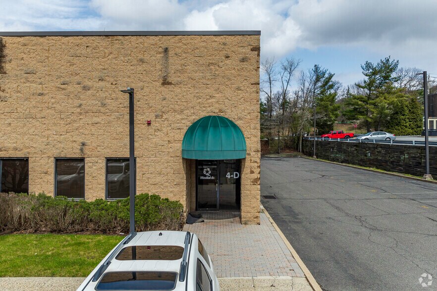 More Photos Of 4 Pearl Ct, Allendale Manufacturing For Sale