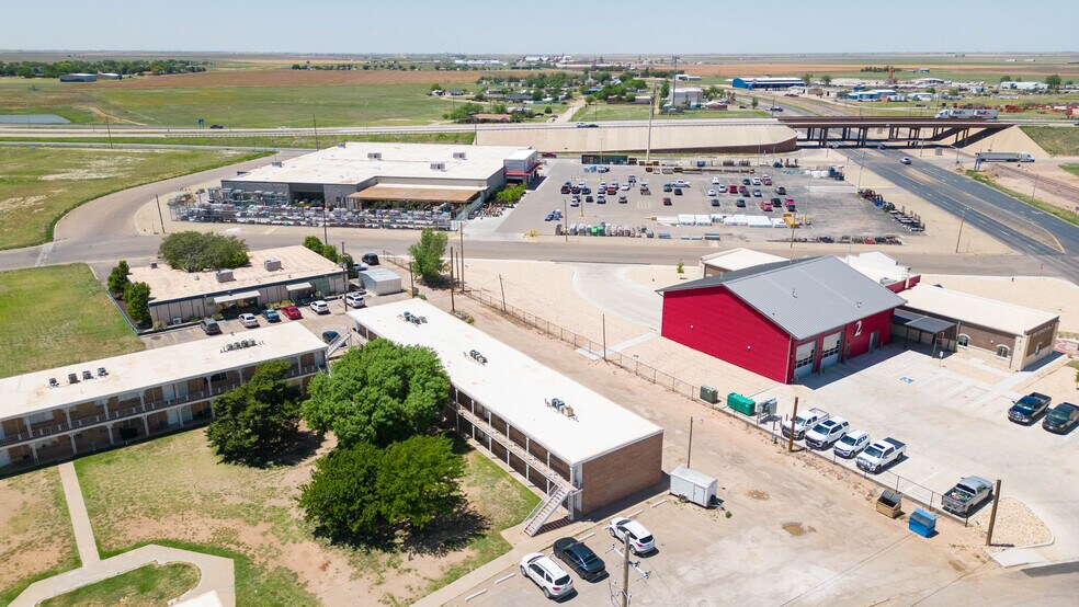 More Photos Of 2500 W 26th St, Plainview Apartments For Sale