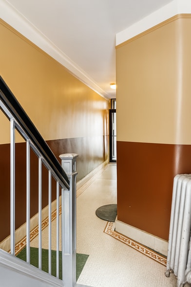 More Photos Of 4715 47th St, Woodside Apartments For Sale