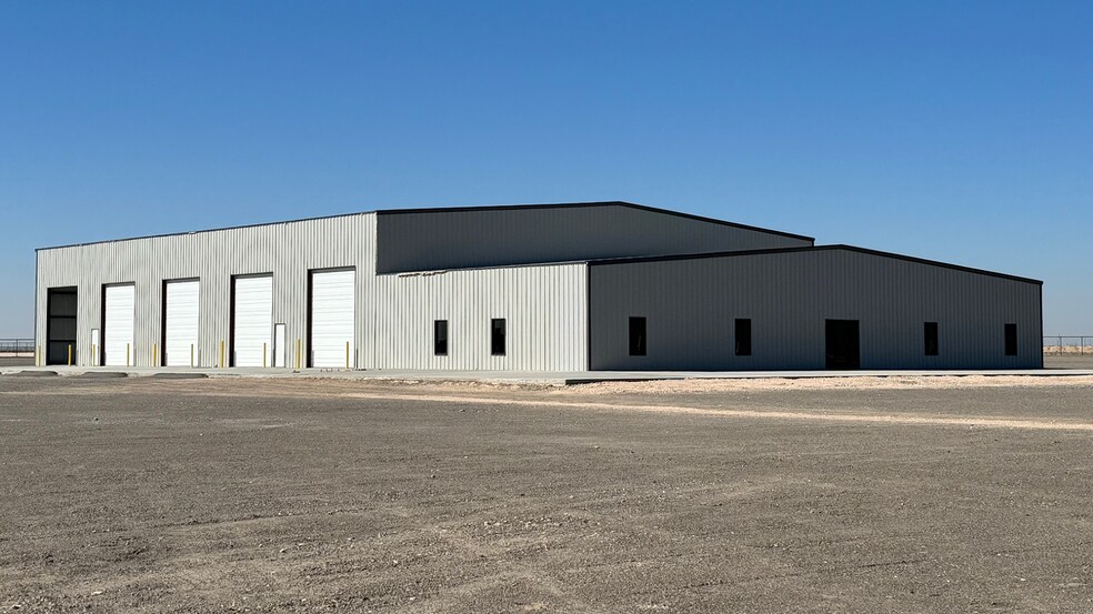 More Photos Of 169 FM 869 Rd, Pecos Warehouse For Lease