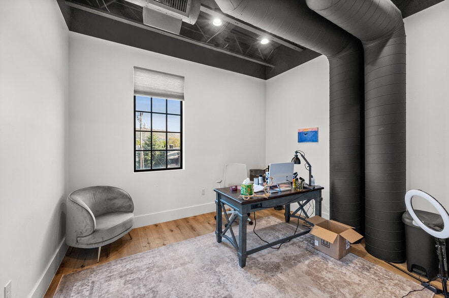 More Photos Of 807 E Pioneer Rd, Draper Office For Lease