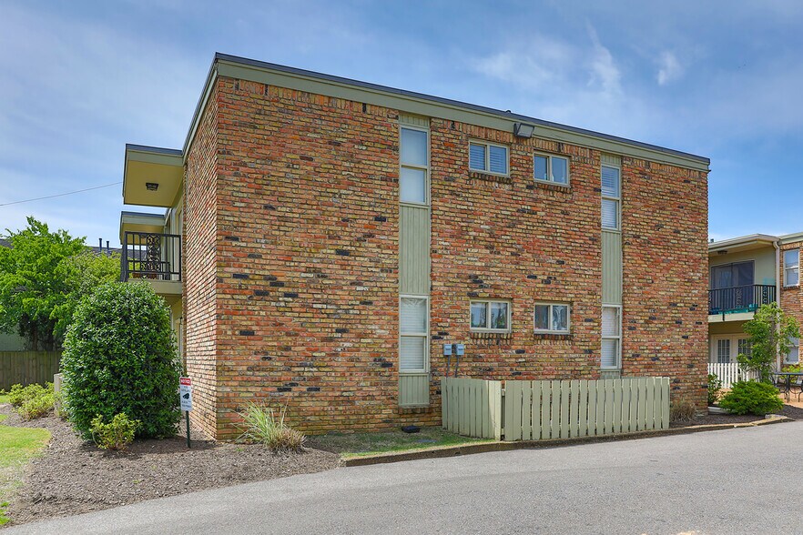 More Photos Of 207 S Barksdale St, Memphis Apartments For Sale