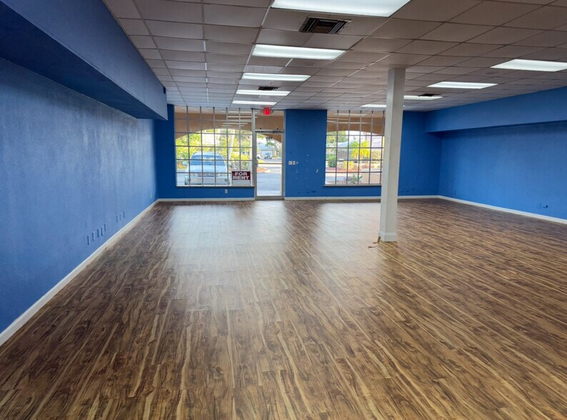 More Photos Of 7050 Winkler Rd, Fort Myers Unknown For Lease