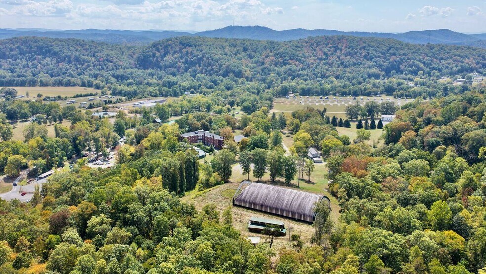 More Photos Of 158 Academy Lane Dr, Pence Springs Hotel For Sale