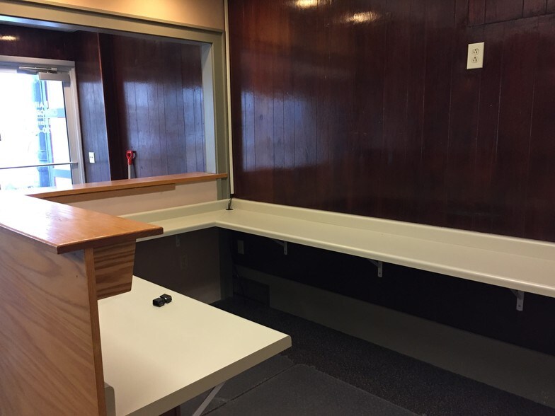 More Photos Of 109-111 E Milwaukee St, Jefferson Storefront Retail Residential For Sale