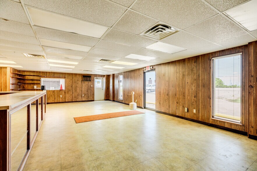 More Photos Of 6322 E Highway 332, Freeport Warehouse For Sale