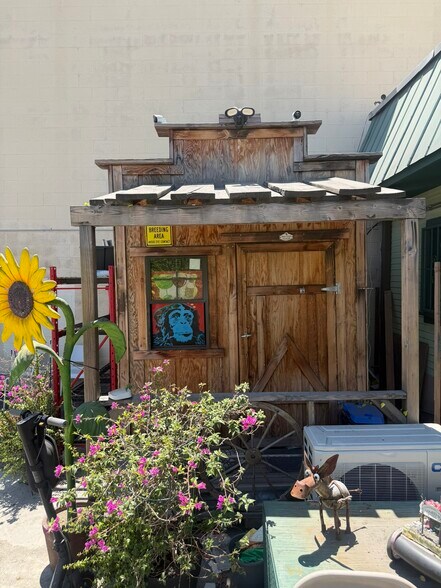 More Photos Of 480 S Rosemead Blvd, Pasadena Office For Sale