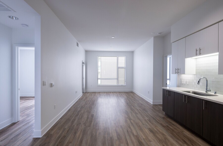 More Photos Of 121 S Frances St, Sunnyvale Apartments For Lease