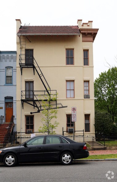 More Photos Of 500 9th St SE, Washington Apartments For Sale