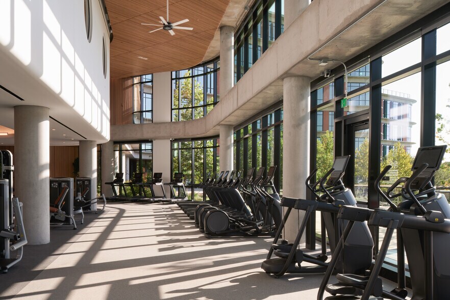 More Photos Of 1017 Springdale Rd, Austin Unknown For Lease