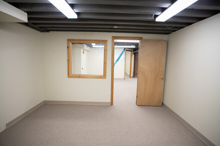 More Photos Of 105 Main St, Bangor Apartments For Lease