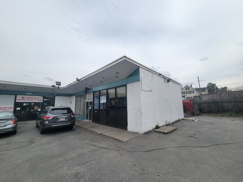 More Photos Of 166 Gorham St, Lowell Storefront Retail Office For Lease