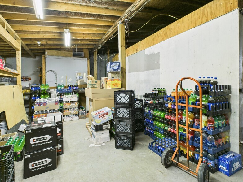 More Photos Of 12240 S Dixie, La Salle Convenience Store For Sale