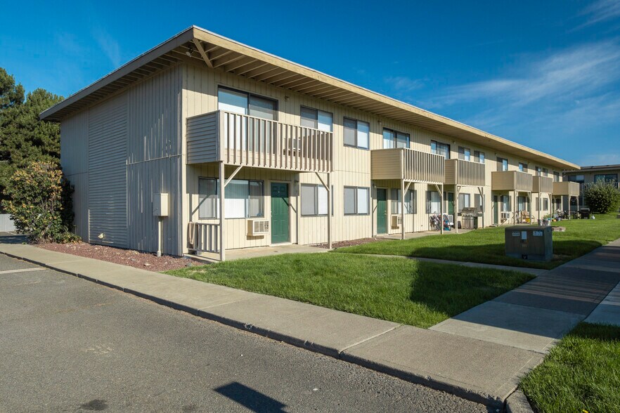 More Photos Of 925 E 18th Ave, Ellensburg Apartments For Sale