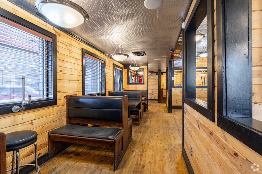 More Photos Of 401 W Cedar St, Rawlins Restaurant For Sale