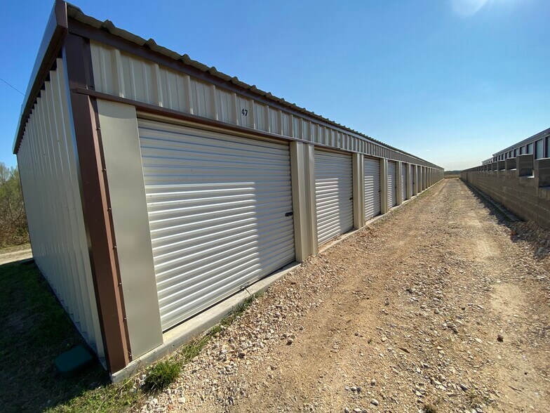 More Photos Of 4017 Interstate 10, Seguin Self Storage For Sale