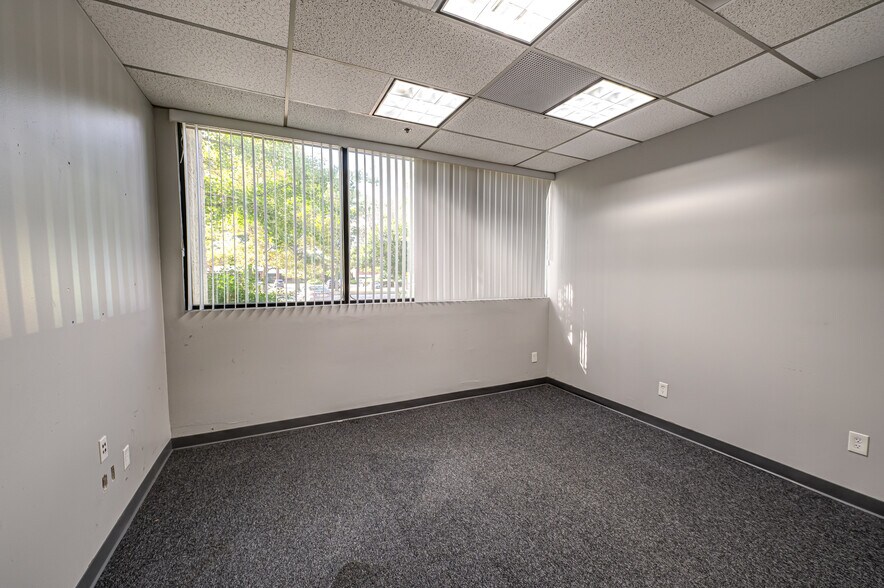 More Photos Of 1800 Ocean Ave, Ronkonkoma Light Distribution For Lease