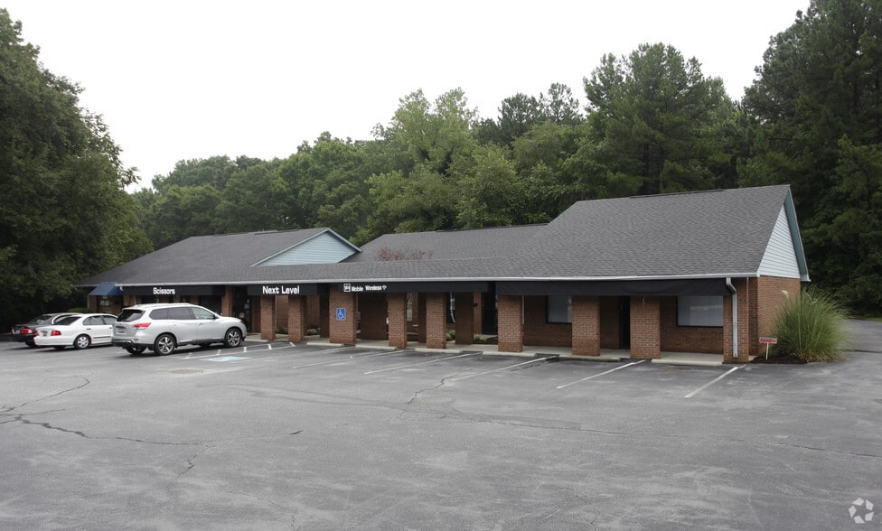 More Photos Of 308 E Butler Rd, Mauldin Unknown For Lease