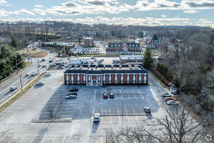 More Photos Of 541 Cedar Hill Ave, Wyckoff Medical For Lease