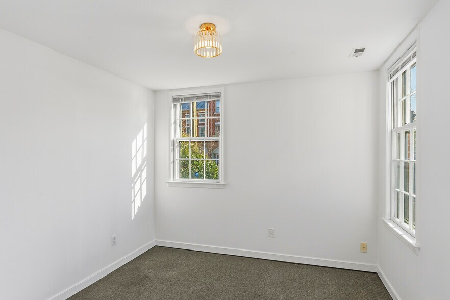 More Photos Of 801-809 Franklin St, Alexandria Loft Creative Space For Lease