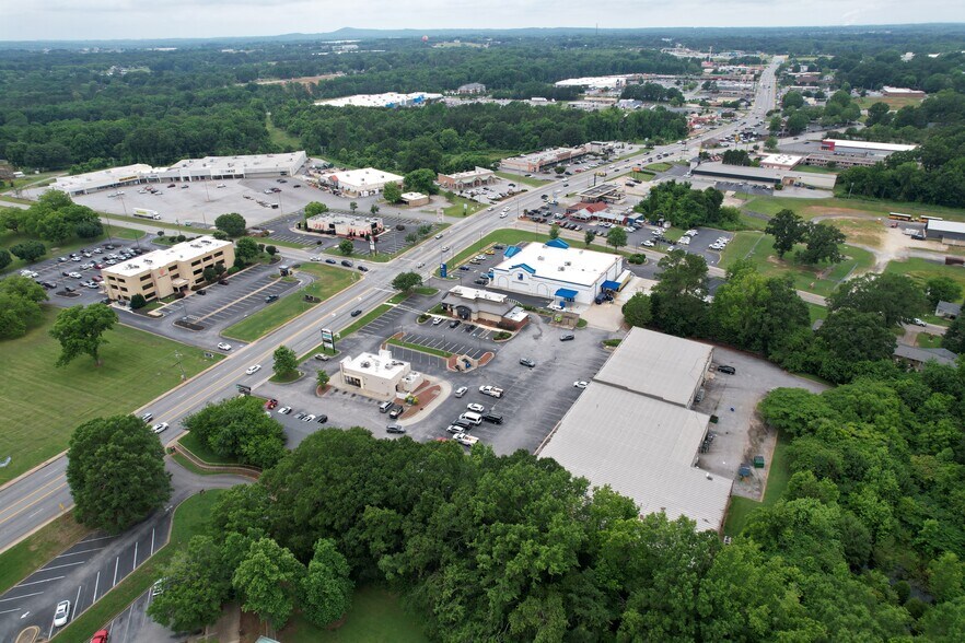 More Photos Of 1240-1268 W Floyd Baker Blvd, Gaffney Storefront For Lease