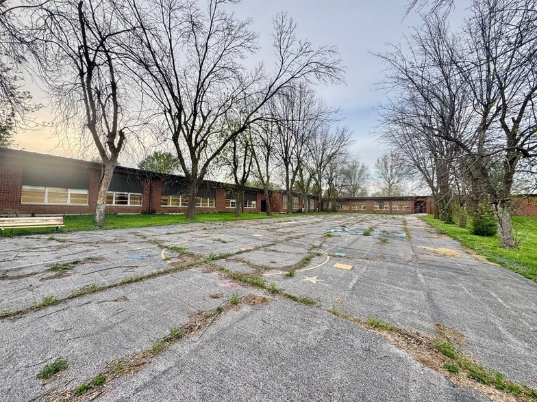 More Photos Of 111 W College Ave, Shelbina Schools For Sale