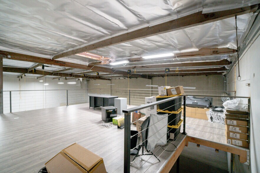 More Photos Of 13501 S Main St, Los Angeles Warehouse For Lease