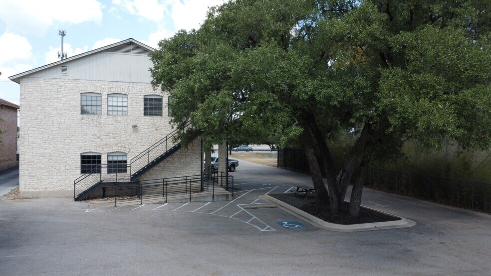 More Photos Of 9809 Anderson Mill Rd, Austin Loft Creative Space For Lease