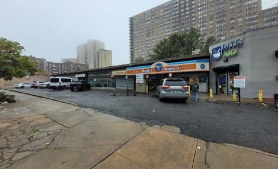 More Photos Of 11-21 Knolls Crescent, Bronx Storefront For Lease