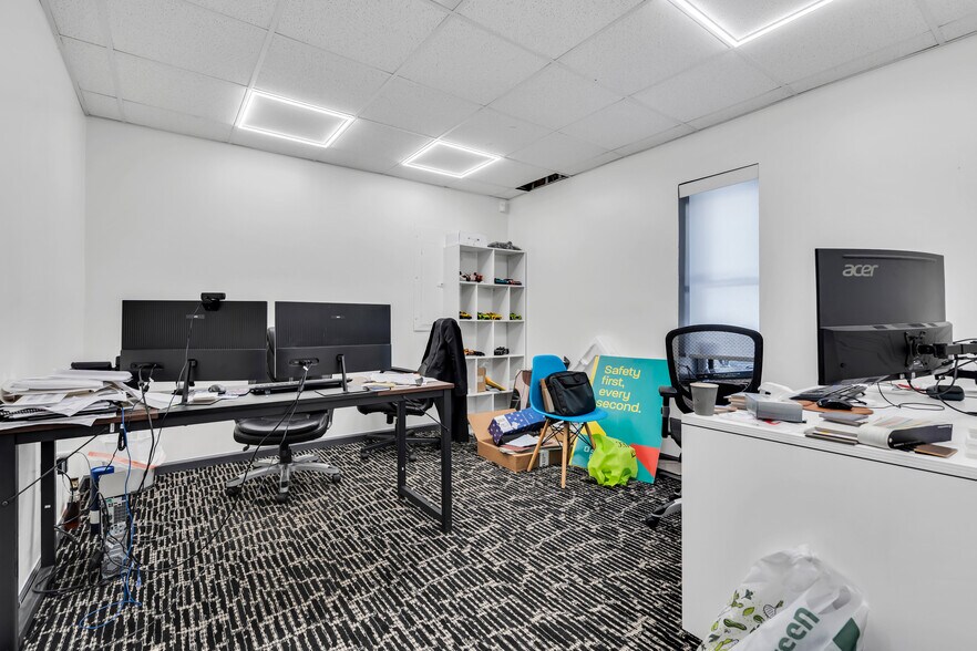 More Photos Of 2597 Hooper Ave, Brick Office For Sale