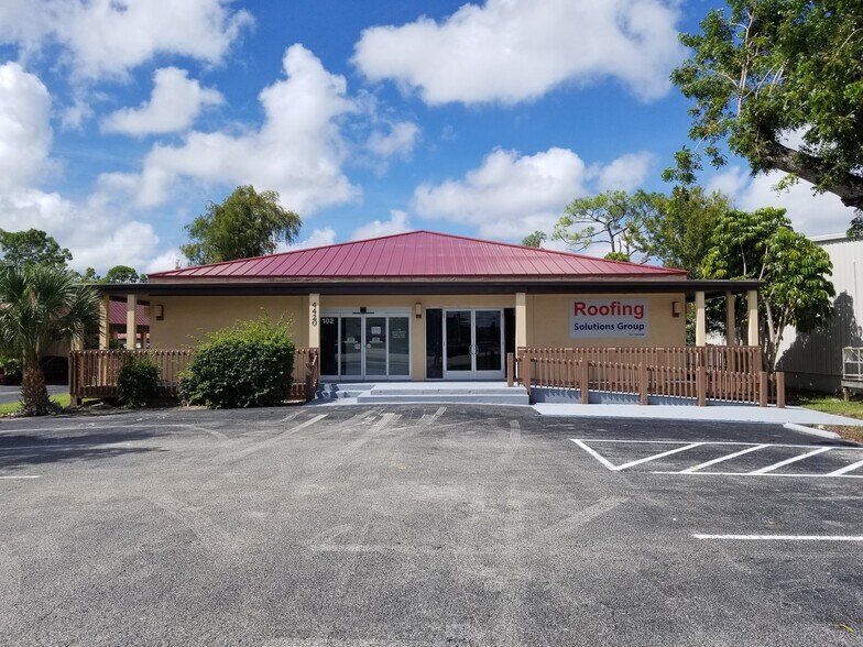 More Photos Of 4420 Tamiami Trl E, Naples Office For Lease