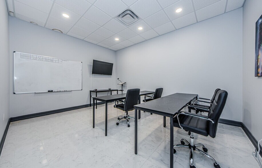 More Photos Of 3937 Tampa Rd, Oldsmar Medical For Lease