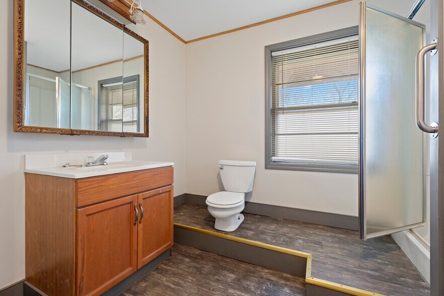 More Photos Of 300 Range St, Marshall Multifamily For Sale